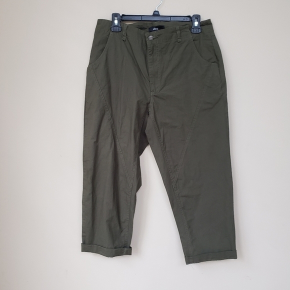 ELLOS Olive Green Cuffed Cargo Capris - Picture 1 of 4